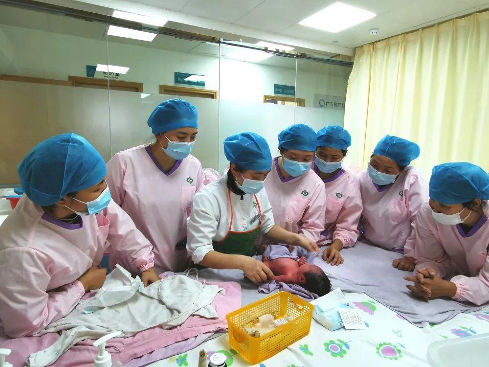 师宗县妇婴监护型护送